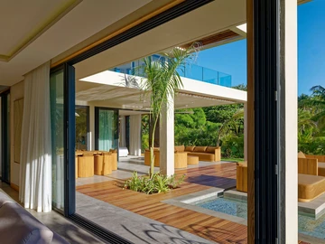 5 Bedroom Villa