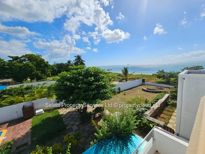 For rent immediately- 3 Bedroom Beachfront Duplexes for Sale, Pointe Aux Sables at Rs 60 000 per month