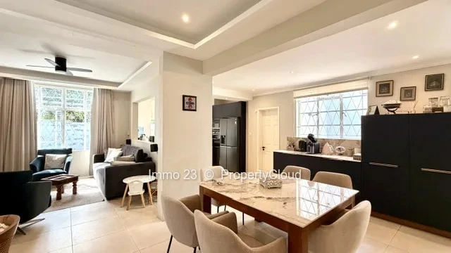 Houses / Villas - 4 bedrooms - Beau Bassin