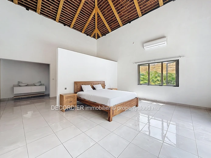 Stunning Balinese house in Pereybere, close to the centre of Grand Baie