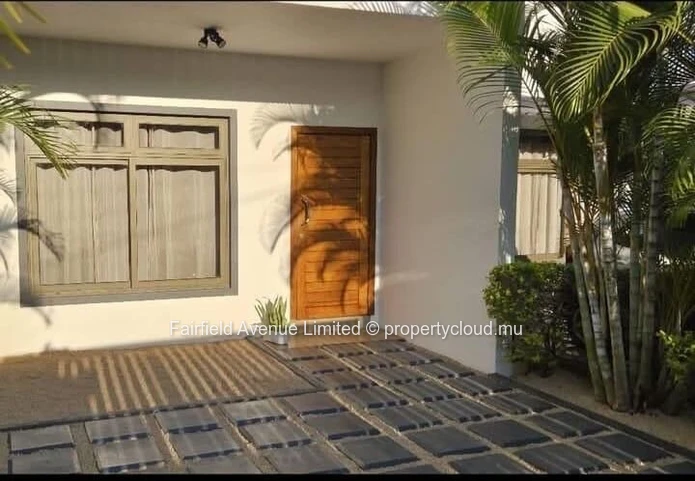 Maison meublée 3 chambres avec bureau à louer à Coromandel