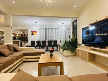 4 Bedroom Villa