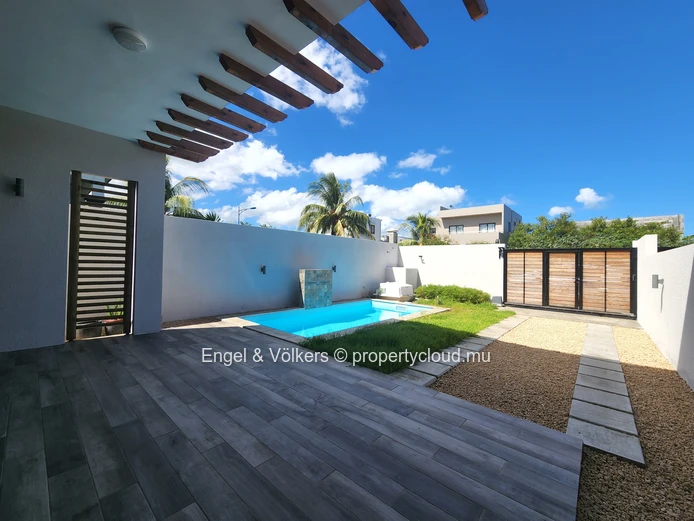Fully Furnished Duplex with Private Pool and Rooftop Terrace