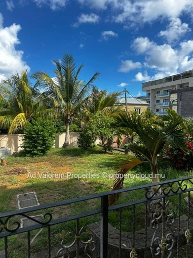 For Rent – Charming Family Home with Sea View in Flic en Flac