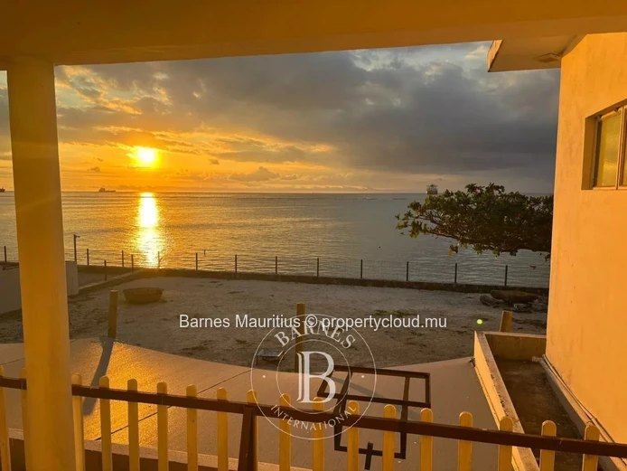 BAIE DU TOMBEAU - Maison pied dans l'eau - 3 chambres