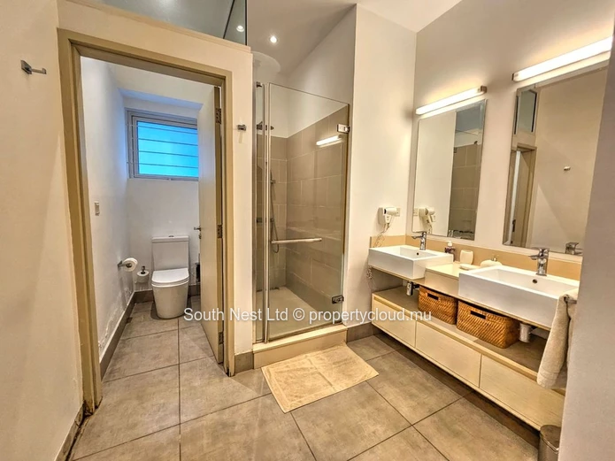 Rare Appartement Bord de Mer à Grand Baie | Accès Direct à la Plage