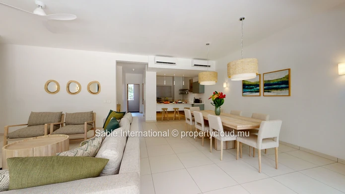 Luxury G+2 Apartment with Communal Pool in Péreybère | 143m² | Sea Access | Close to Amenities 