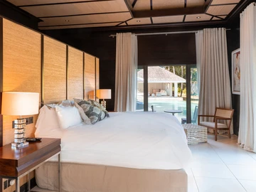6 Bedroom Villa