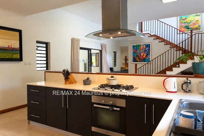 Exclusive 5-Bedroom Villa Bordering Black River National Park