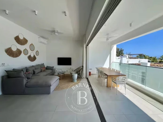 PEREYBÈRE - Brand New 3-Bedroom Beachfront Apartment