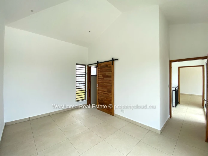 Villa neuve de 3 chambres à vendre à Péreybère