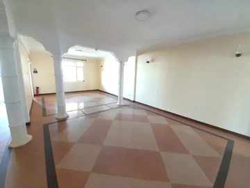 Appartement de 17 Chambres