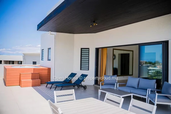 Luxury 3-Bedroom Penthouse with Private Pool in Tamarin (Sole Mandate)