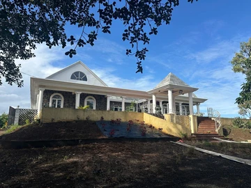 5 Bedroom Villa