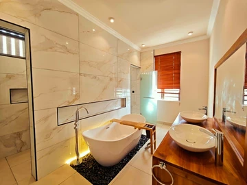 4 Bedroom Villa