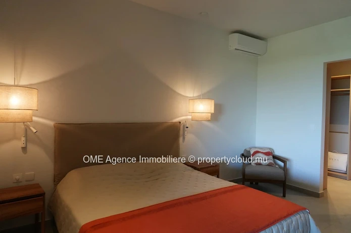 Spacious 4-Bedroom Apartment with Mountain View