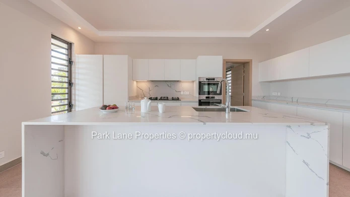 Élégante villa de 4 chambres avec vue panoramique sur la montagne et piscine privée
