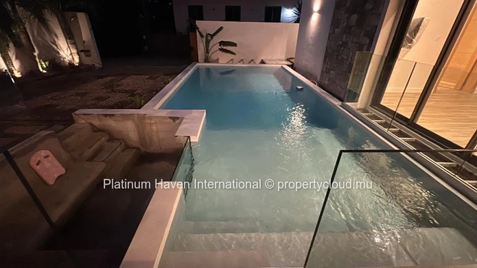 Villa contemporaine 3 chambres à Pereybere — piscine et dressing