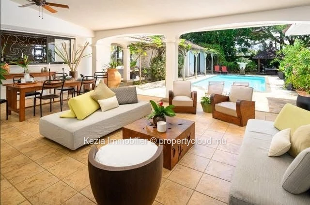 Character Villa In The Heart Of A Tropical Garden