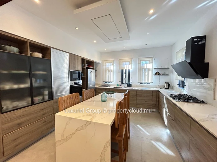 Prestige Villa Rental in Bain Boeuf – Comfort, Space & Security