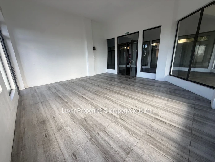 Espace Commercial À Louer À Curepipe