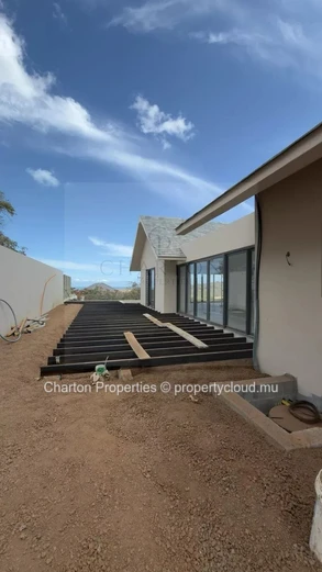 Signature villa with panoramic sea view on the heights of the Palmyre estate