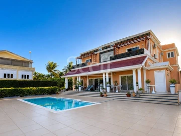 7 Bedroom House