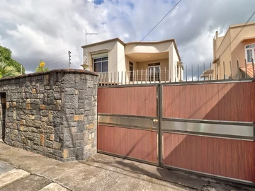 7 Bedroom House
