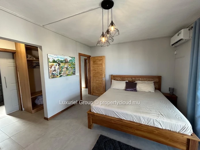 Beautiful Villa for Sale in Pereybere – Fully Furnished with Swimming Pool and Landscaped Terrace