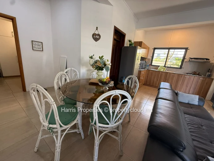 Appartement meublé au rez-de-chaussée à louer à Mon Choisy
