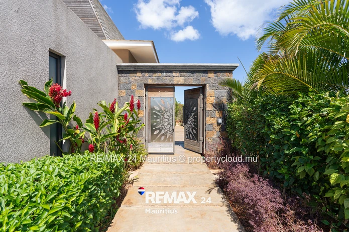 Spacious 3-bedroom villa with private pool, landscaped garden and elegant kiosk.