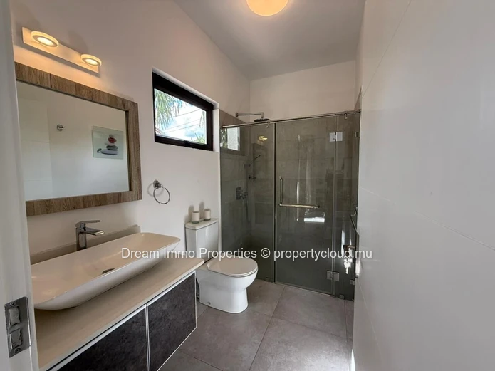 Location bel appartement de 3 chambres en rez-de-chaussée à Point de Mire, Tamarin – Ile Maurice