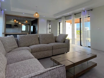 4 Bedroom Villa
