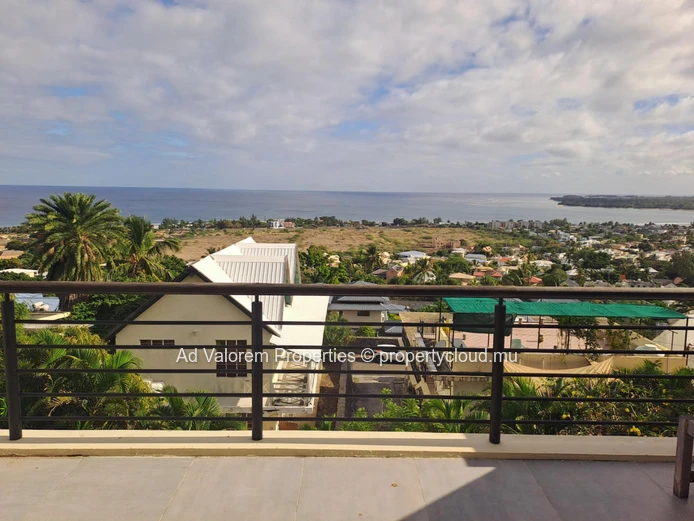 Duplex for sale in Tamarin