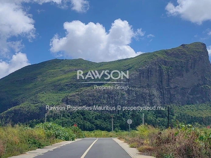 À Vendre – Terrain Résidentiel | Pierrefonds