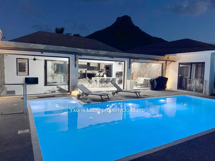 Villa For Sale In Tamarin