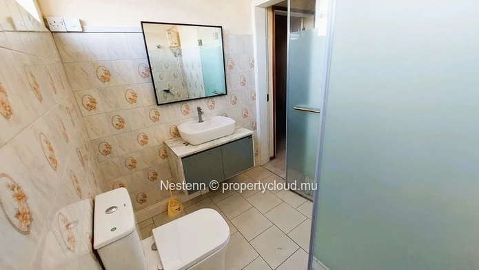 Spacieux appartement traditionnel avec 2 chambres