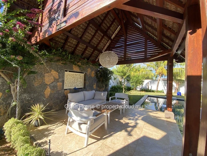 Exclusivité - Domaine recherché sur Grand Baie - Villa à vendre - 3 chambres en suite - beaux volumes - grand jardin ... (Mandat exclusif)