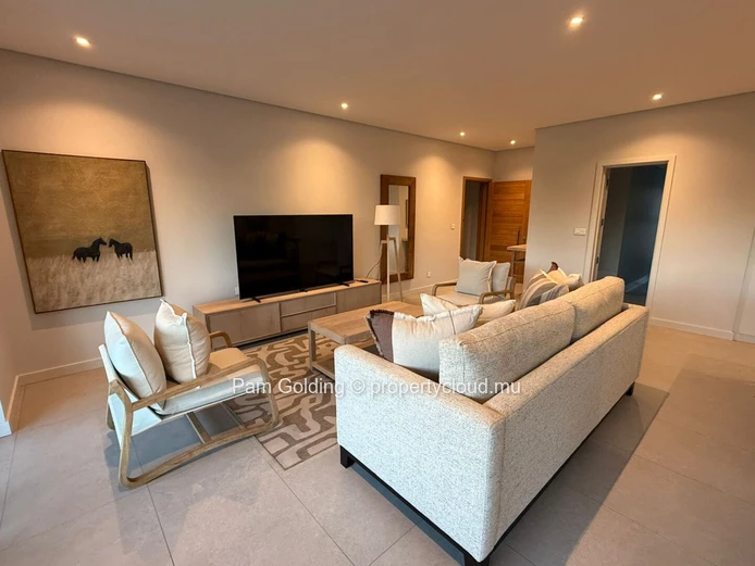 Appartement de 3 chambres récemment mis sur le marché à La Pointe Phase 2 | Confort moderne et art de vivre côtier
