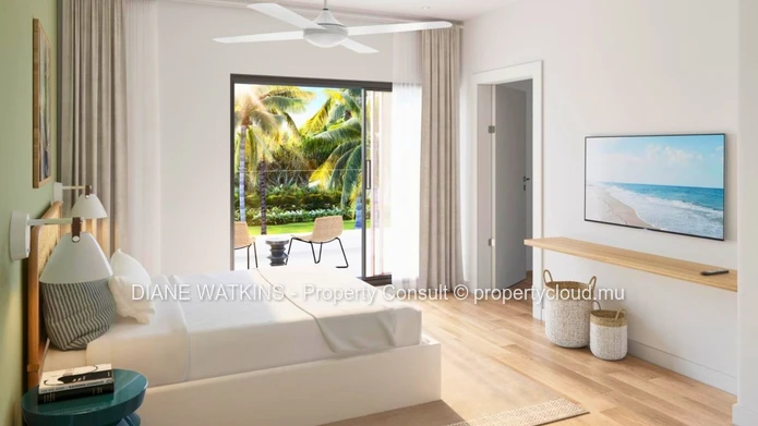 Élégant Duplex sur la Côte Ouest avec Piscine Privée et Bon Potentiel Locatif à West 35