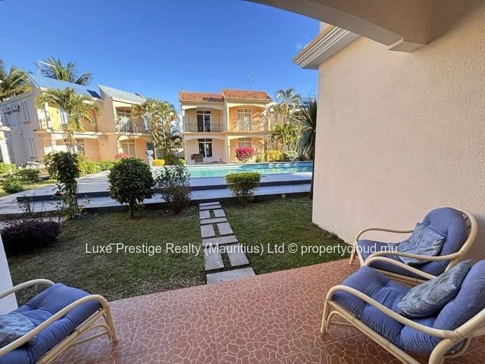 Townhouse Entièrement Rénové de 2 Chambres à Louer à Mont Choisy | À 2 Minutes à Pied de la Plage avec Piscine Commune