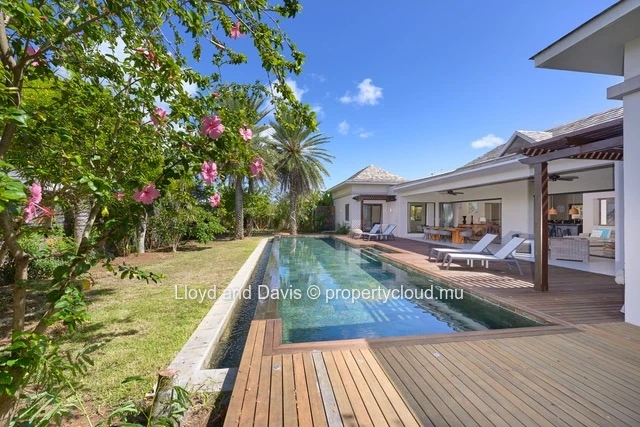 4-Bedroom En-Suite Villa with Office in Grand Baie
