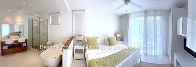 Stunning Waterfront Apartment at La Balise Marina, Black River