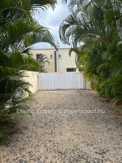 Villa avec Piscine Privée à Vendre – Résidence Sécurisée à Pointe aux Piments