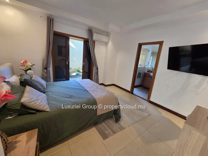 Stunning Contemporary Villa for Rent – Pereybere