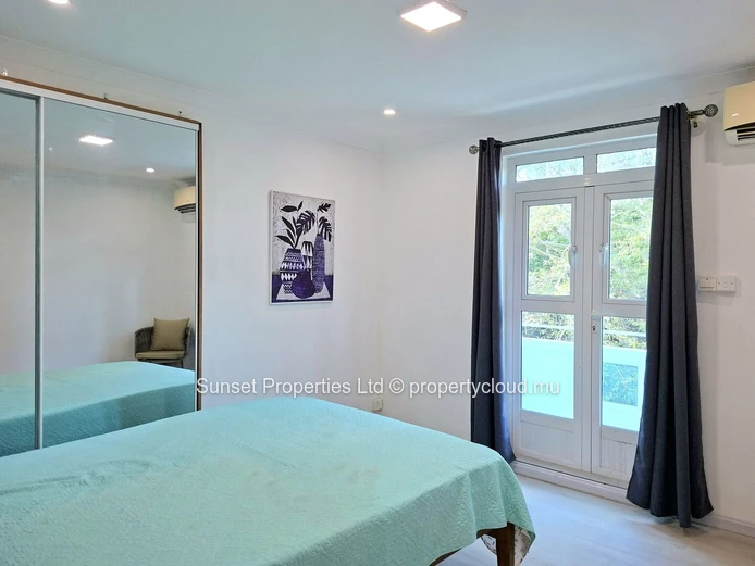 Renovated Apartment | 2 Bedrooms | 250m from the Beach