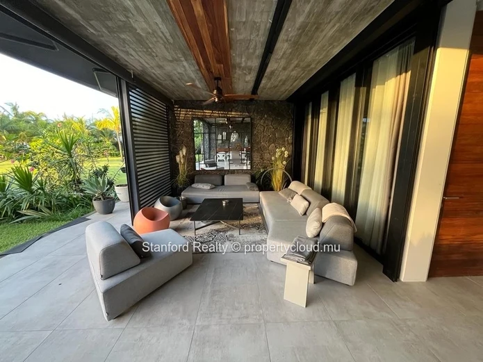 Appartement en Rez-de-Chaussée en Front de Mer – 3 Chambres en Suite, Grand Baie 