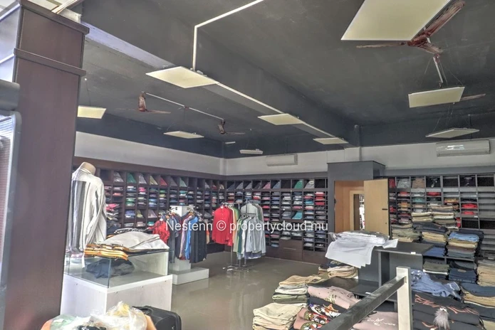 Espace commercial de 1200 m²