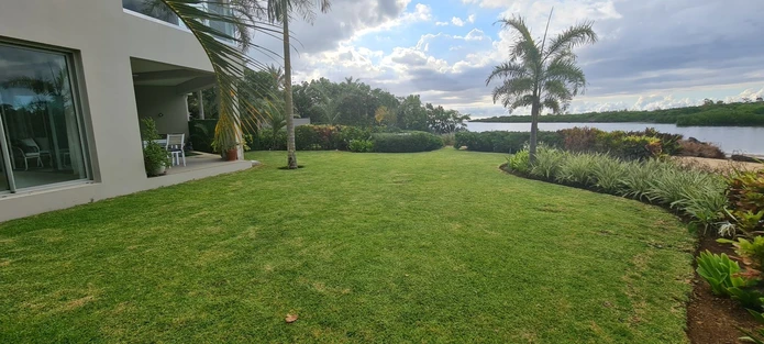 Appartement RES à vendre à Ilot Fortier, Rivière Noire. 173m² habitables, terrain de 267m², 3 chambres, piscine privé...