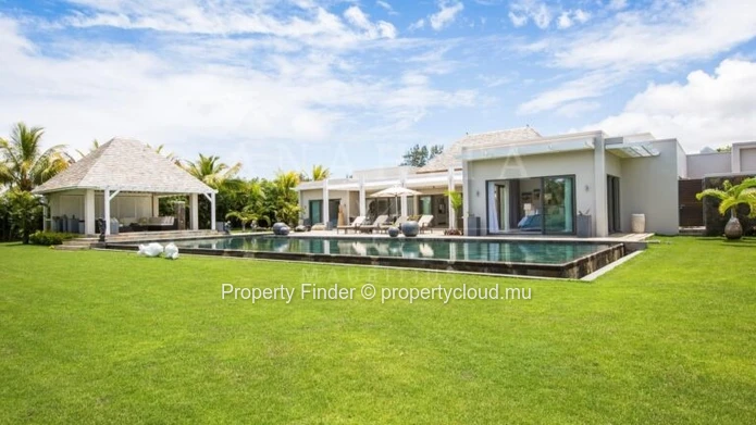 Villa Exclusive de 4 Chambres avec une Vue Imprenable sur le Golf